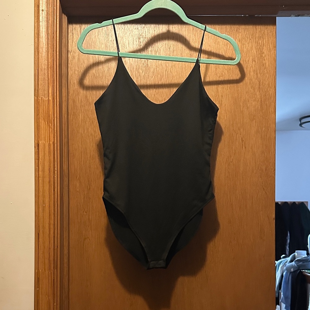 gaze Black V-Neck Spaghetti Strap Bodysuit
